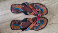 *NEUE* Sandalen bestickt Zehentreter Gr 39 Hessen - Karben Vorschau