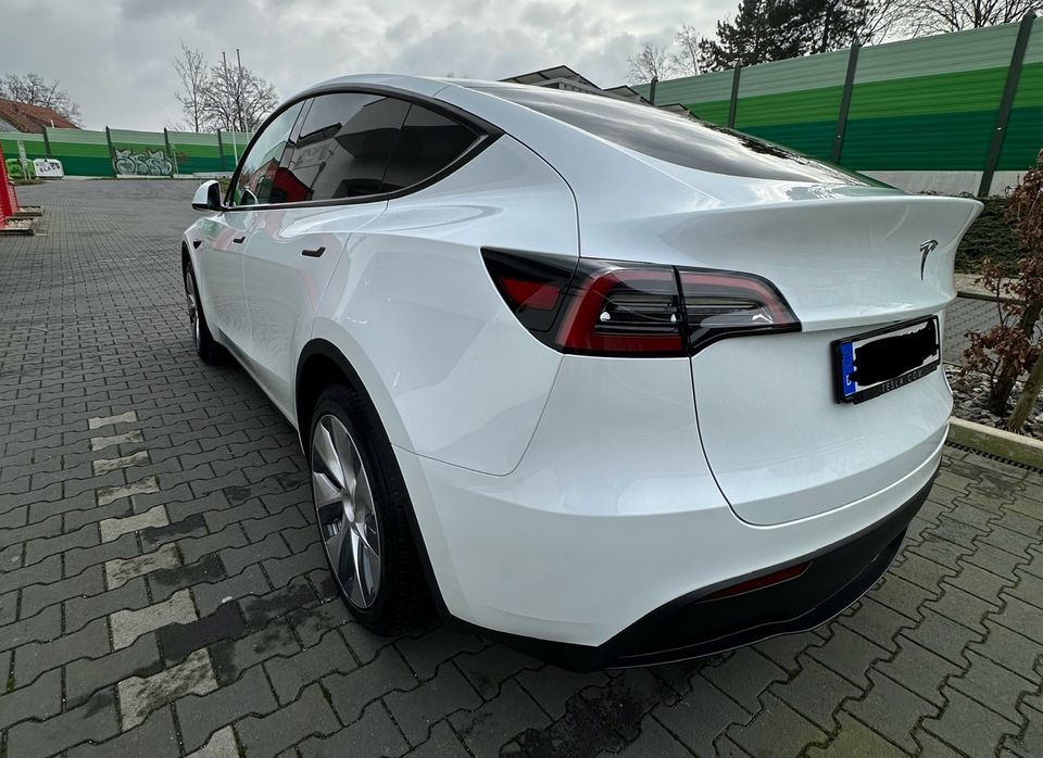 Tesla Model Y RWD MATRIX LED in Paderborn