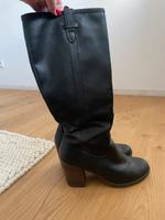 Stiefel mit Blockabsatz von Esprit Größe 39 Niedersachsen - Lingen (Ems) Vorschau