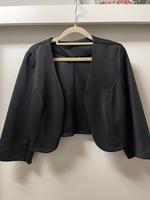 Schwarzer kurzer Blazer von Bodyflirt - 36/38 Niedersachsen - Lindwedel Vorschau