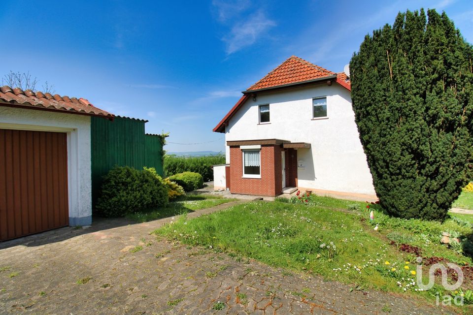 Naturnahes Einfamilienhaus mit Einliegerwohnung in Ortsrandlage mit unverbaubarem Blick in Einbeck