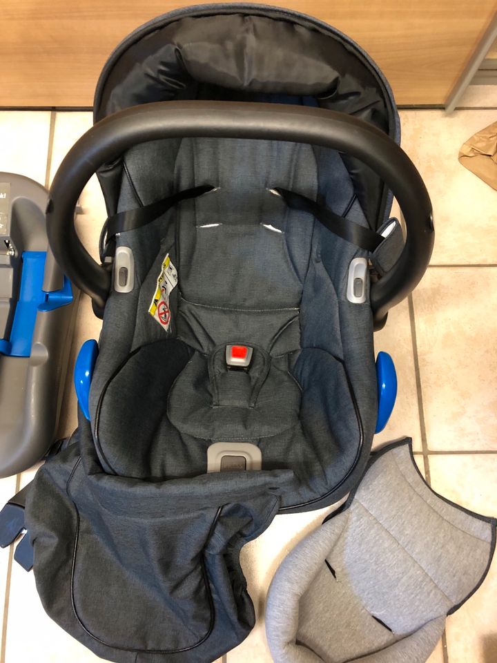 Babyschale mit ISOFIX MyBase (My Junior) in Hünfeld