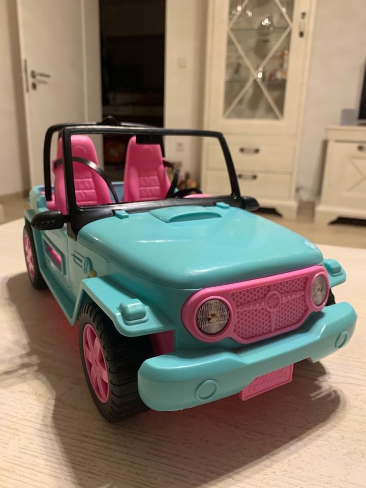 Barbie Sammlung plus Strandbuggy Auto Jeep in Bielefeld