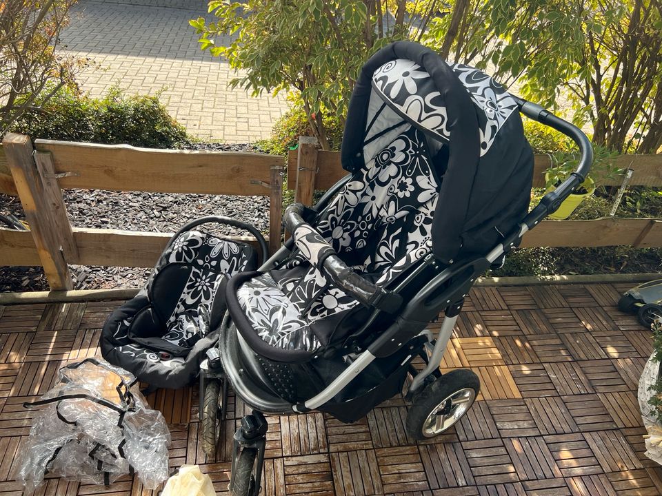 Kinderwagen 3 in 1 inkl Babyschale Kinderwagen Babywiege in Rosdorf