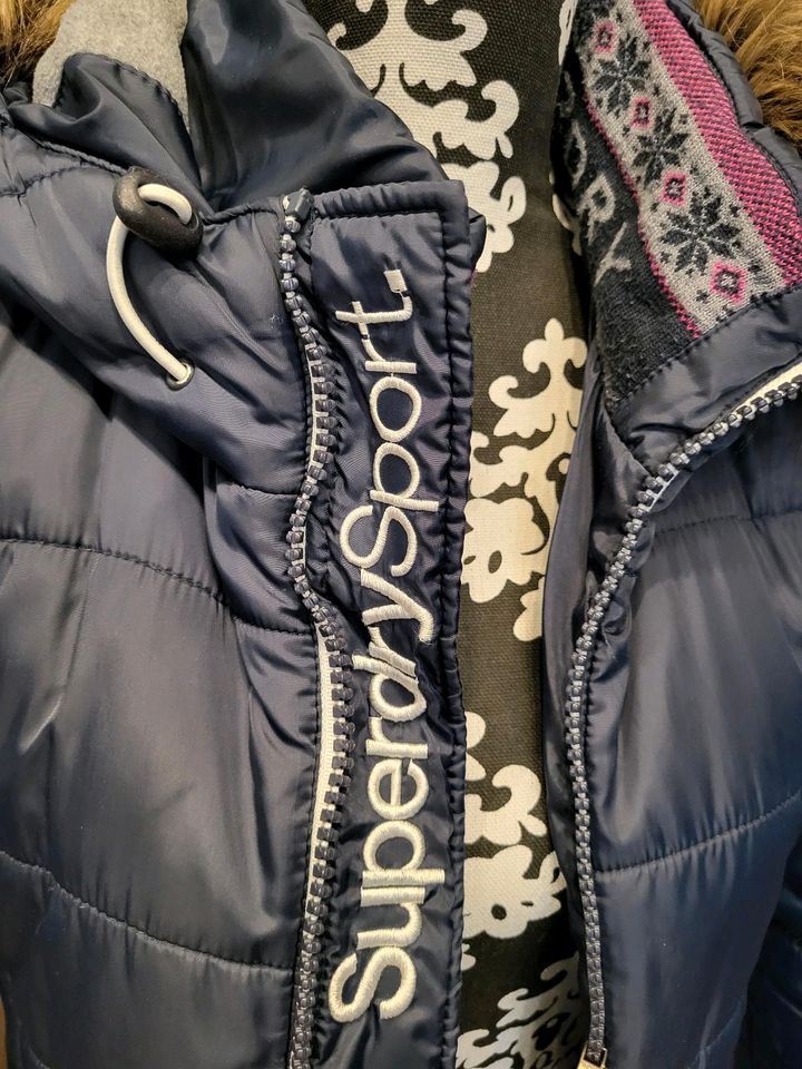 Daunenjacke Mantel Superdry mit Fell in Bruchsal