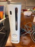 XBOX 360 mit Lader Kabel Hessen - Wiesbaden Vorschau