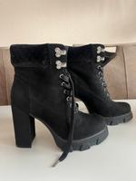 Nieten-Boots Blockabsatz Stiefel / Gr. 40 Schwarz Berlin - Treptow Vorschau