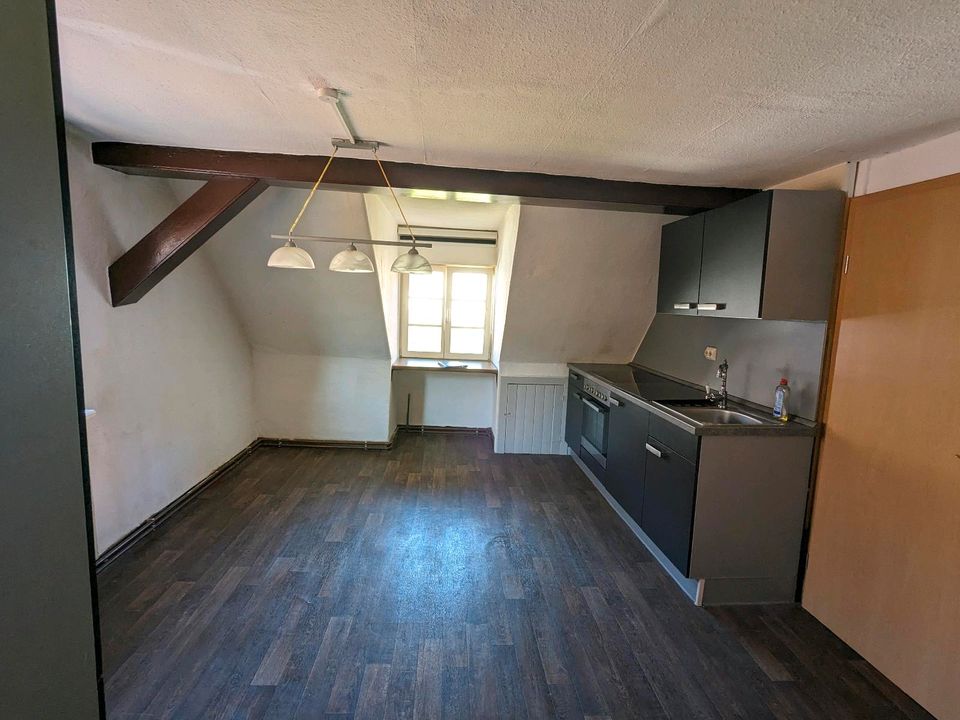 3 Zimmer Wohnung mit Einbauküche Badewanne Dachgeschoss in Hann. Münden