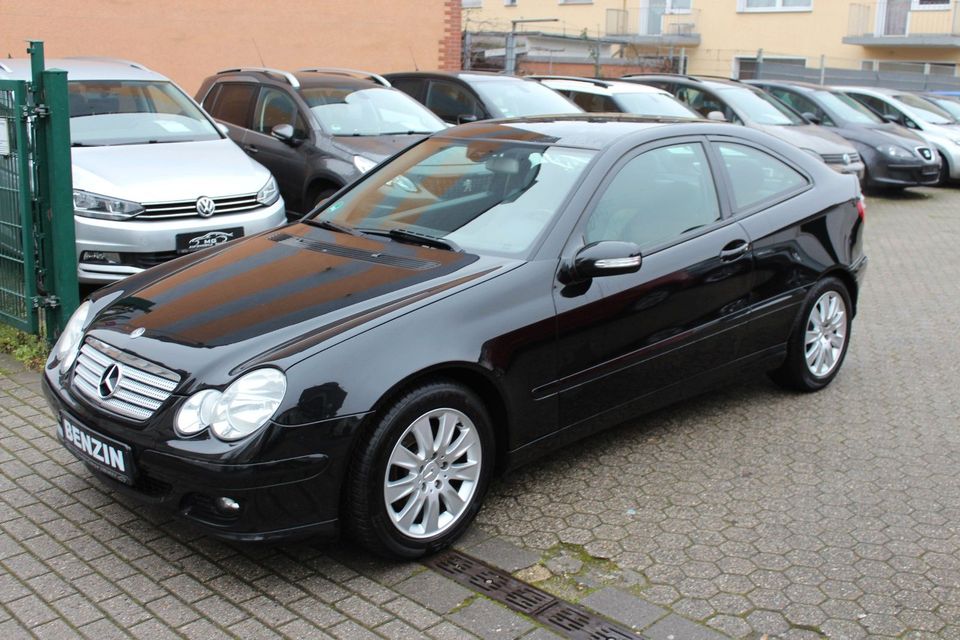 Mercedes-Benz C 200 Sportcoupe Kompressor/Navi/Leder/ in Duisburg