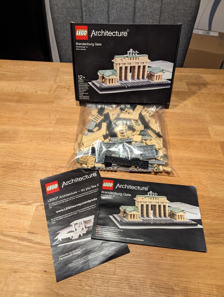 Gezählt und in Einzelteilen - LEGO 21011 Brandenburger Tor + OVP in Wesel