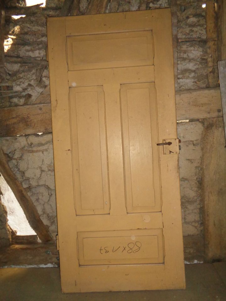 alte/historische Türen Holztür Gaderobe Schiebetür Tischplatte in Neulingen