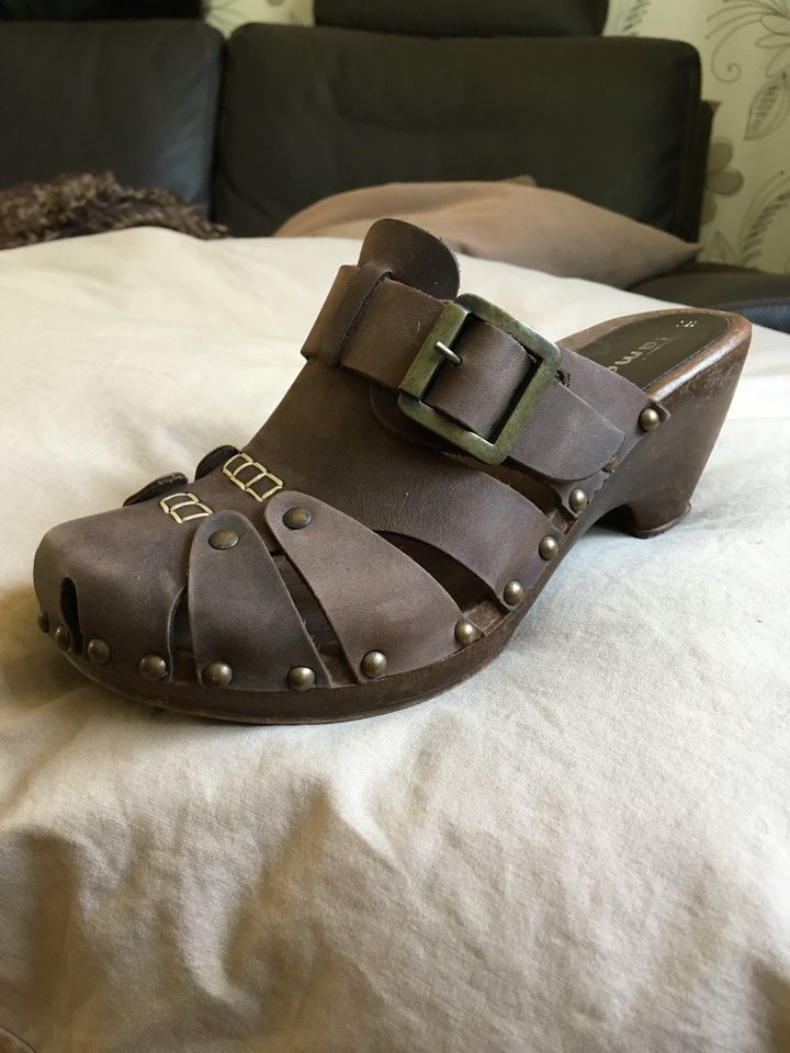 Tamaris ❤️ Leder Clogs Klotschen Pantolette Sandale 38 mocca in Lünen