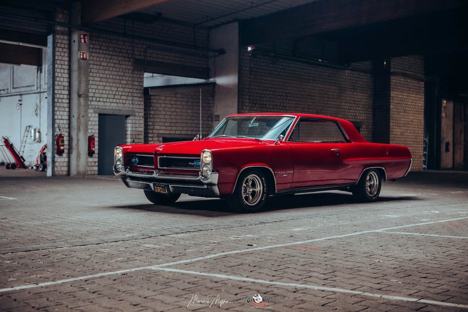 Pontiac Grand Prix Coupe 389 cui V8 mit 3 Gang Schaltgetriebe in Solingen