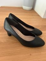 Tamaris Pumps gr. 37 aus Leder schwarz Neu Wandsbek - Hamburg Bergstedt Vorschau