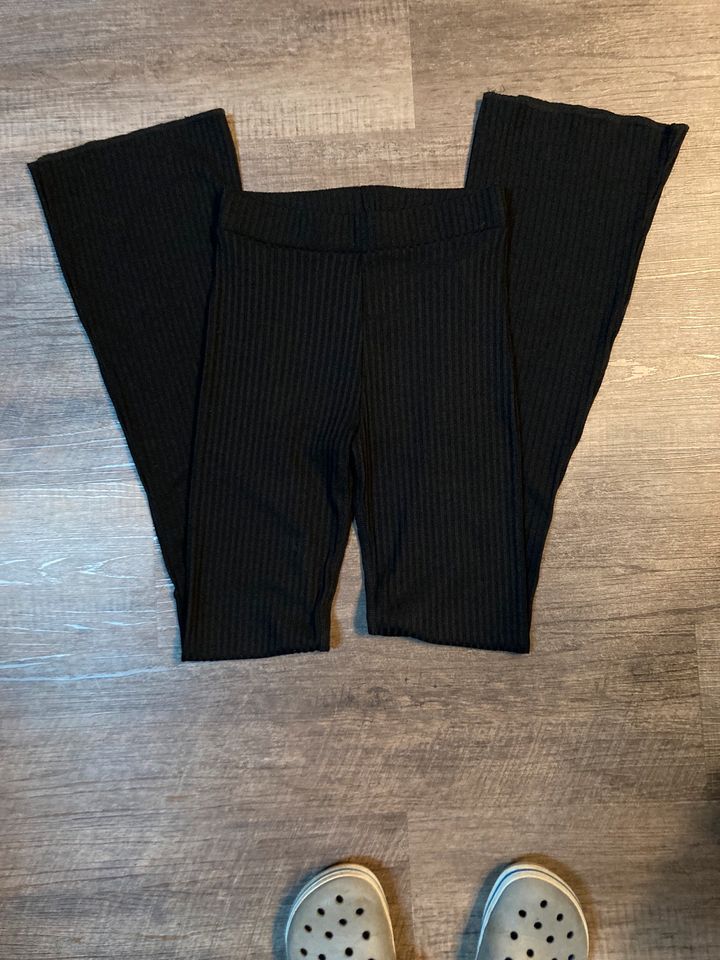 ♥️STRADIVARIUS STR Hose gerippt Schlag schwarz Gr. S *NEU* ♥️ in Triptis