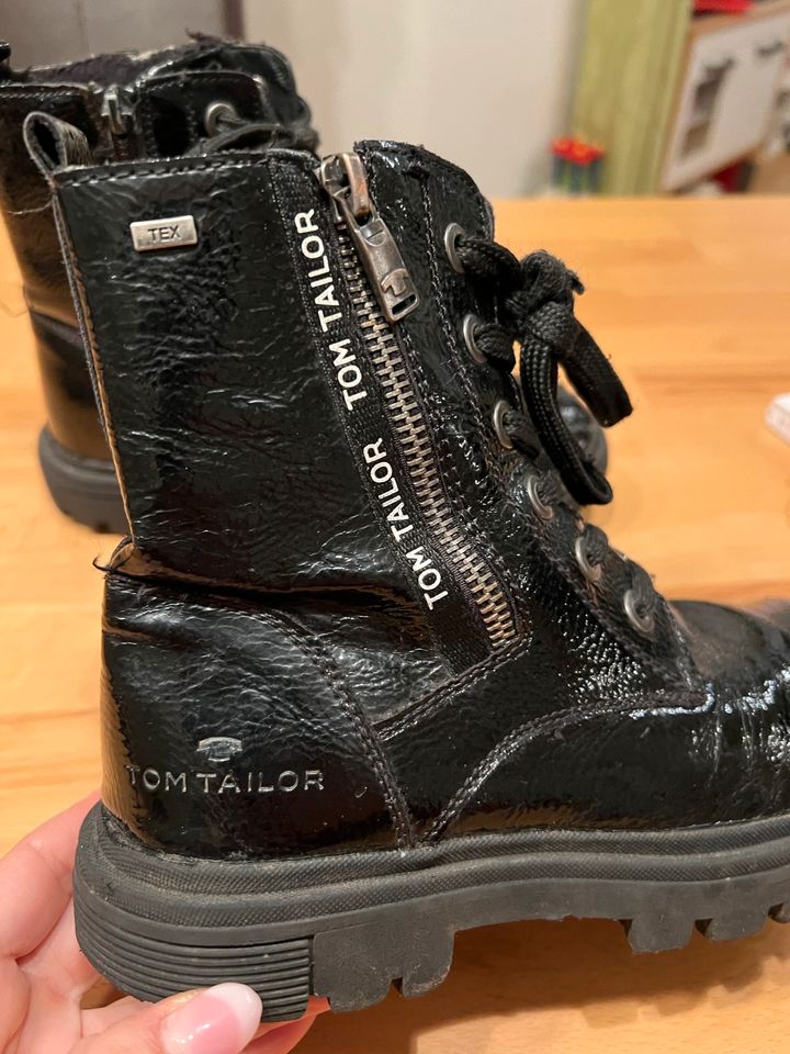 Tom Tailor gefütterte Lack Schuhe Stiefel 35 Kunstleder Schwarz in Hessen -  Großenlüder | Gebrauchte Kinderschuhe Größe 35 kaufen | eBay Kleinanzeigen  ist jetzt Kleinanzeigen