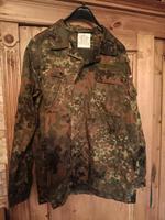 Bundeswehrhemd/Jacke  Gr .16 neuwertig Hessen - Hofgeismar Vorschau