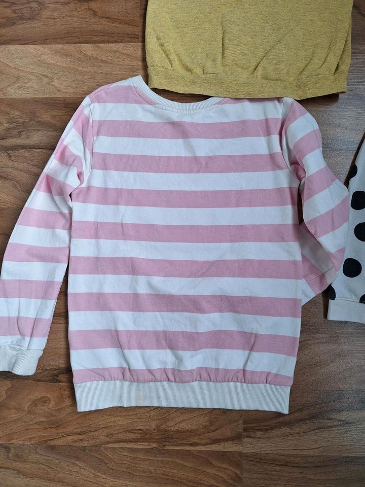 H&M Mädchen Pullover 134 140 in Alzenau