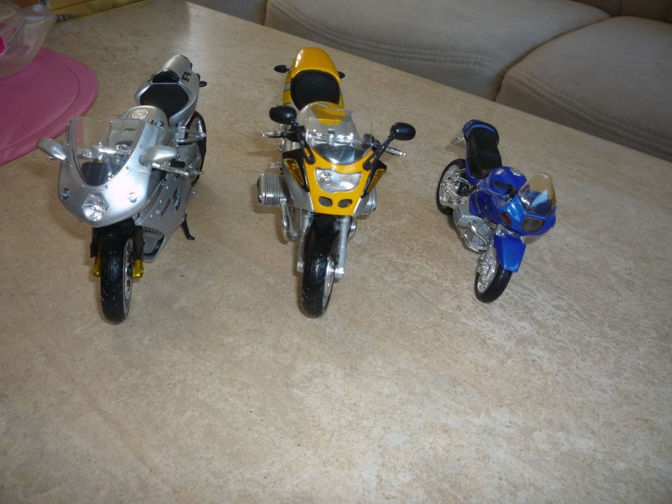 3 Model Motorräder in Laatzen