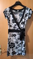 Asia style Kleid schwarz weiß Blumen Muster Größe 38/40 Rheinland-Pfalz - Merzalben Vorschau