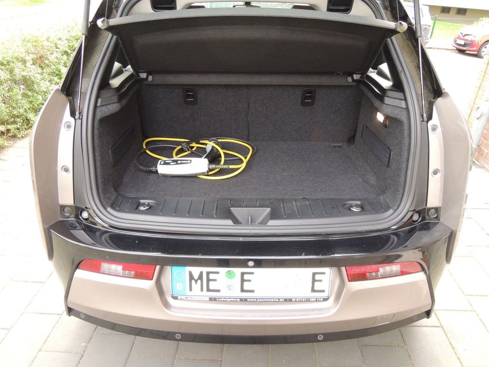 BMW i3 (60 Ah) mit toller Ausstattung, neue 12V Batterie! in Ratingen