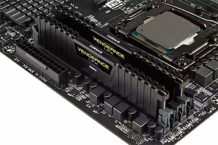 Corsair Vengeance LPX 32GB (2x16GB) DDR4-2666 RAM-Speicherkarte in Weiden (Oberpfalz)