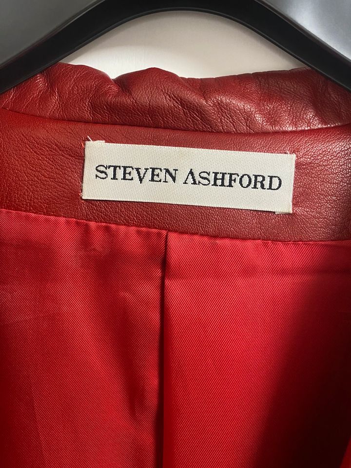 Steven Ashford Lederjacke rot wie neu Größe S/M in Ratingen