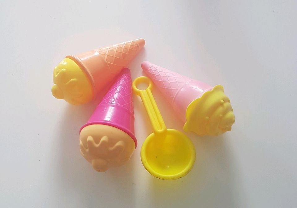 Strandspielzeug Eiswaffel set „Eis“ Eiskugeln in Schwerte