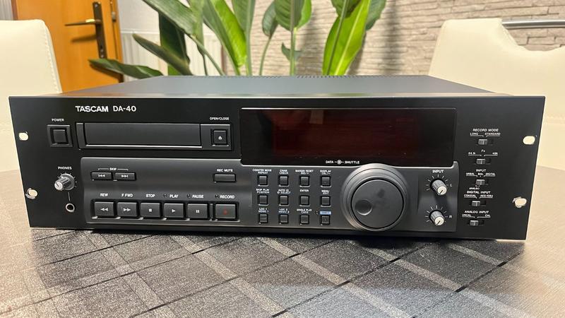 Used Tascam DA-40 DAT recorders for Sale | HifiShark.com Used Tascam DA-40 DAT recorders for Sale | HifiShark.com