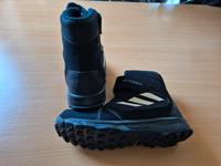 Adidas Boots Winterschuhe Stiefel  Größe 39 1/3 neuwertig Hessen - Schotten Vorschau