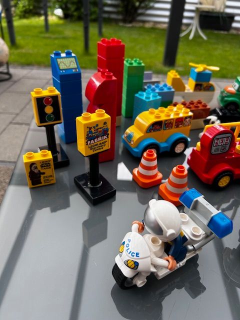 Lego Aufbewahrungsbox + diverse LEGO DUPLO Bausteine in Lippstadt