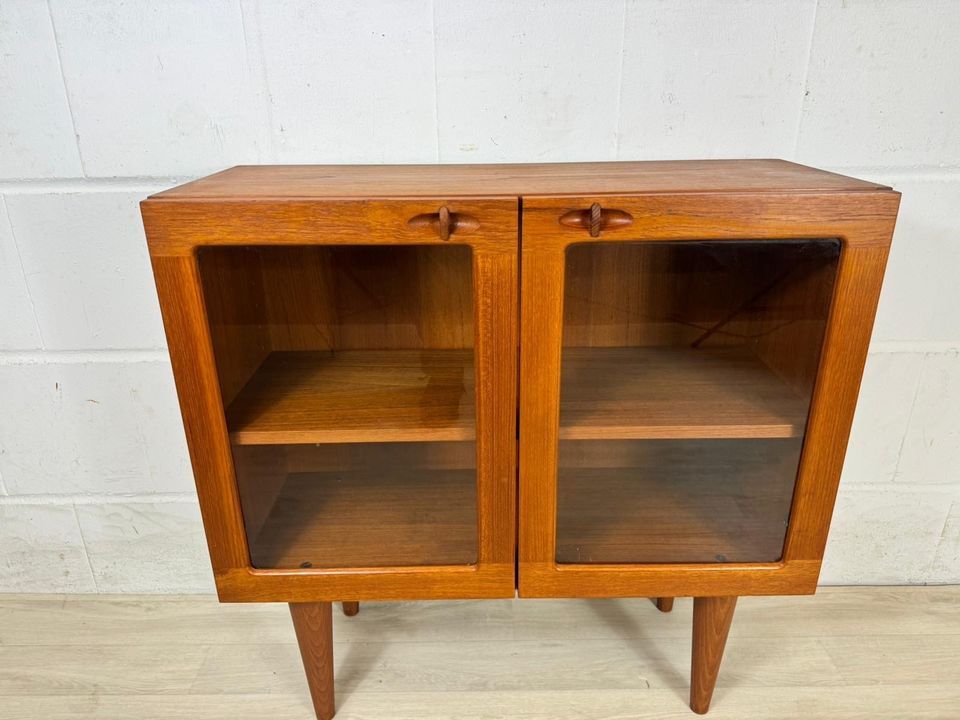 Vintage Teak Vitrine Kommode Sideboard BRAMIN DANISH 60er 70er in Delmenhorst