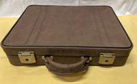 Alte DDR Aktentasche Kunstleder Vintage Oldtimer Koffer Sachsen-Anhalt - Gardelegen   Vorschau