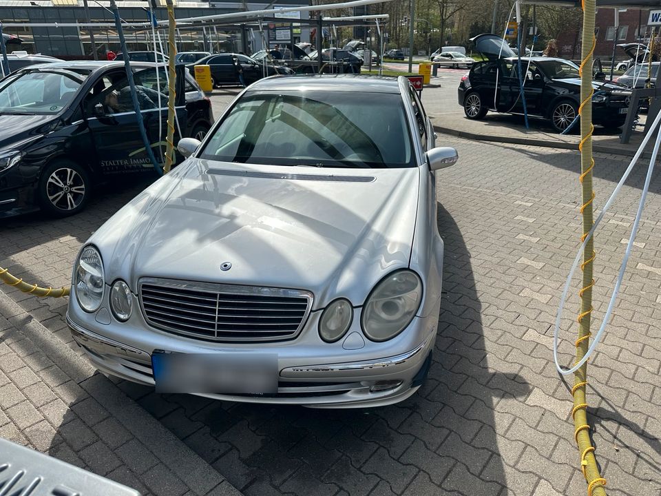 Mercedes E in Bochum