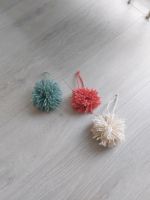 Pompons Weihnachten Handmade Anhänger Hessen - Bad Vilbel Vorschau