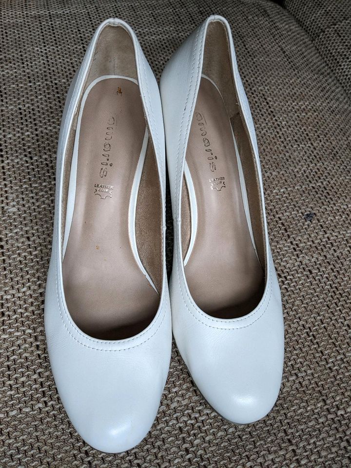 Pumps Schuhe Tamaris Absatz weiß Hochzeit Anlass in Stuttgart