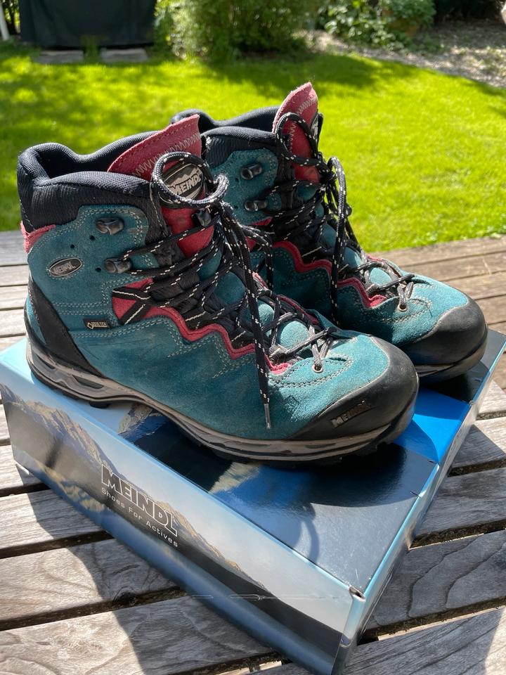 Meindl Damenwanderstiefel UK 7  EU 41 (geeignet für Gr.39,5-40) in Stuttgart