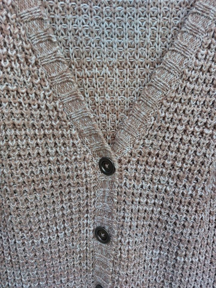 C&A Cardigan Strickjacke Weiß Knitwear Winterjäckchen in Mötzingen