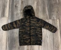 Hummel Winterjacke Größe 116 Camouflage Niedersachsen - Schwülper Vorschau