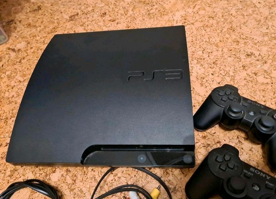 Playstation PS 3 mit 2 Controller in Grimma