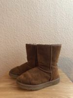 Bench Schuhe / Boots / Stiefel UGG Style Leder braun Größe 37/38 Niedersachsen - Hildesheim Vorschau