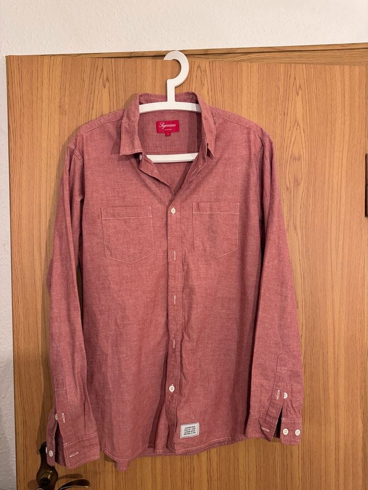 Supreme Chambray Shirt Gr. L, red, Box Logo in Augsburg