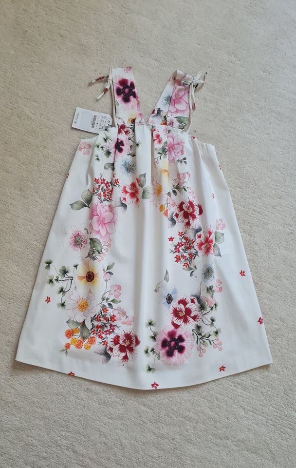 Schönes Sommerkleid Zara 140 Neu Blumenmuster in Zwickau