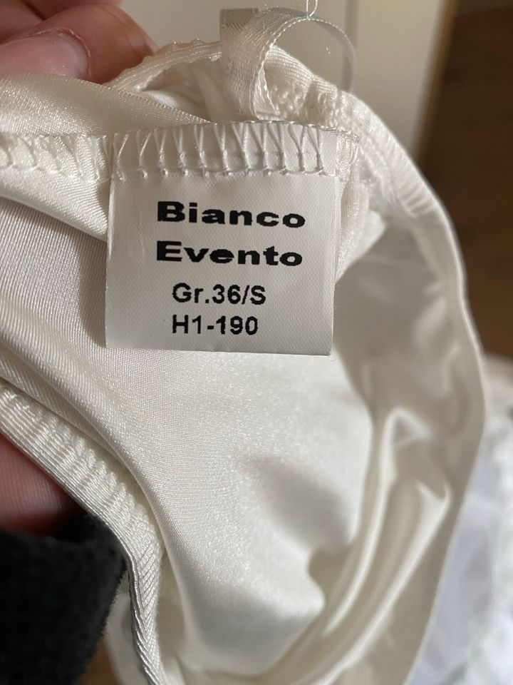 Bianco Evento Reifrock in Claußnitz