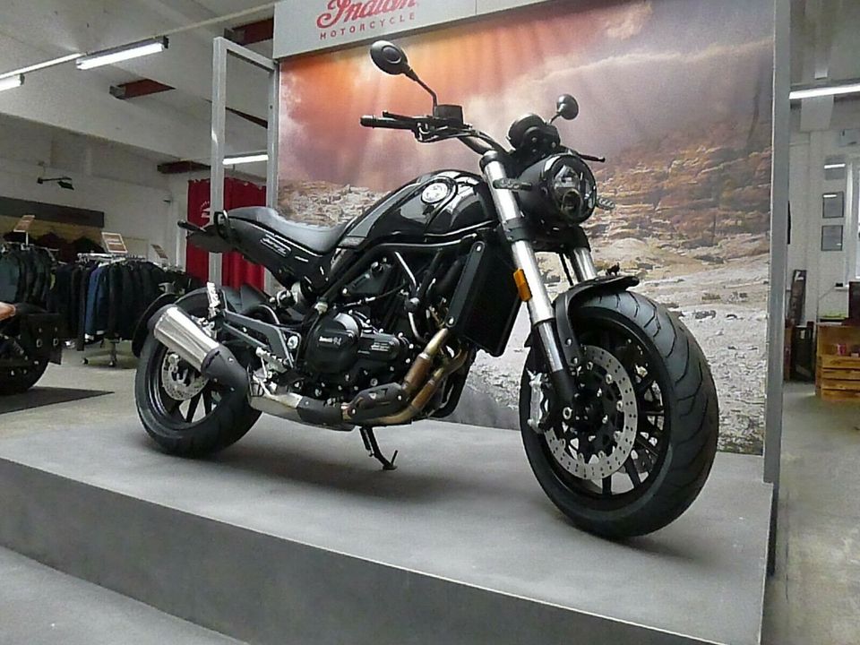 Benelli Leoncino 500 "SnowSale" black ABS EU5 in Hamburg