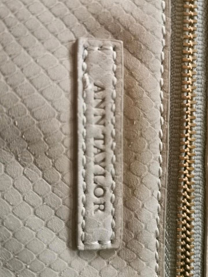 Clutch Ann Taylor, creme beige in Nieste