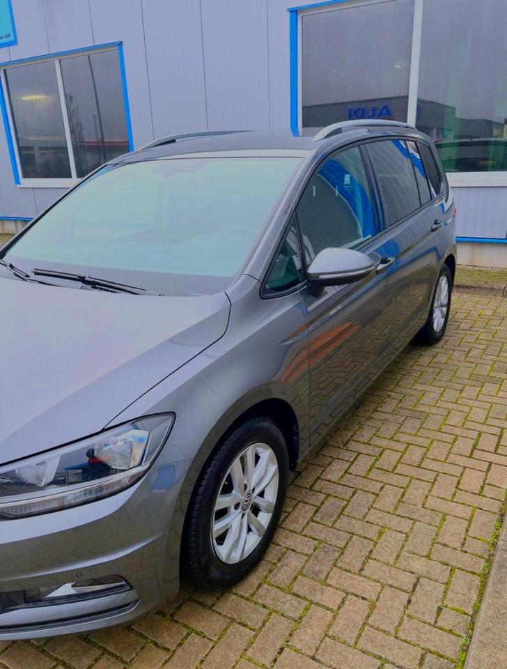 VW Touran 1,6 TDI SCR  BMT  Comfortline 7 Sitzer Start-Stopp in Arnstadt