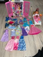 Kleiderschrank Barbie inklusive Zubehör und Bett Baden-Württemberg - Dornstadt Vorschau