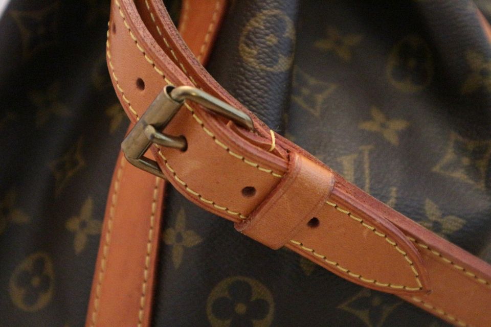 Original Louis Vuitton Sac Noe Grand Monogram Canvas, Tasche in Aachen