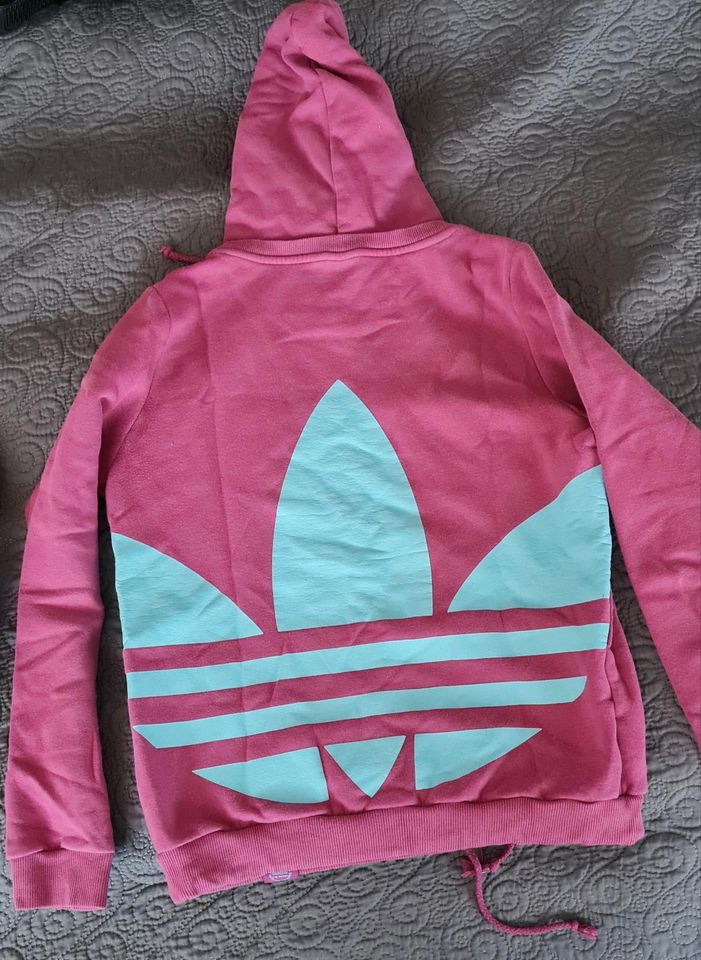 Adidas Hoodie in Lennestadt